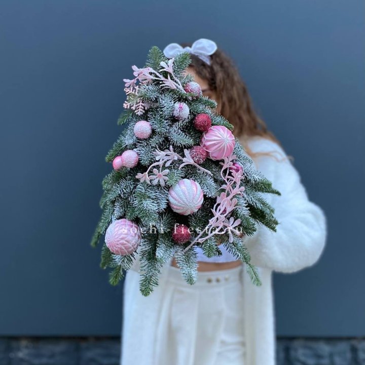 Новогодняя елочка "Розе" в Брянске