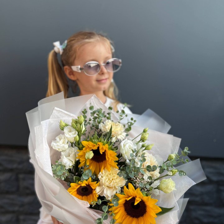  Букет  из стойких цветов с подсолнухами в Брянске