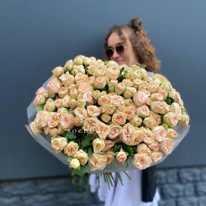 51 пионовидная роза в Брянске