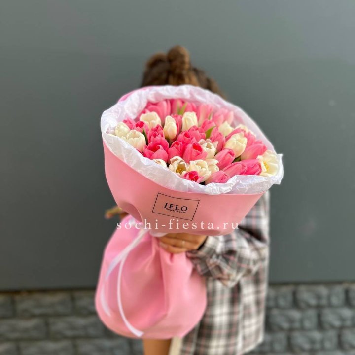 51 бело-розовый тюльпан в Брянске