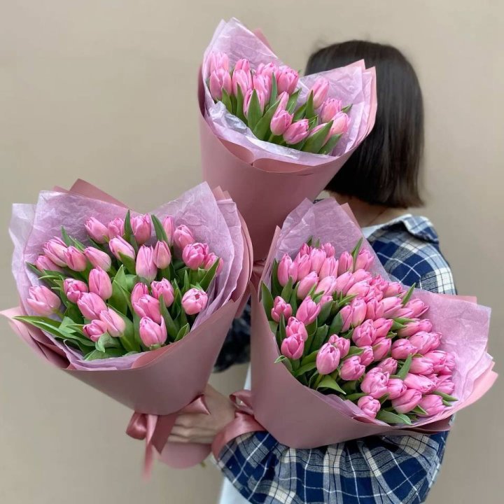 Букет розовых тюльпанов в Брянске