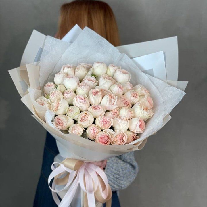 Букет пионовидных роз Пур лав в Брянске