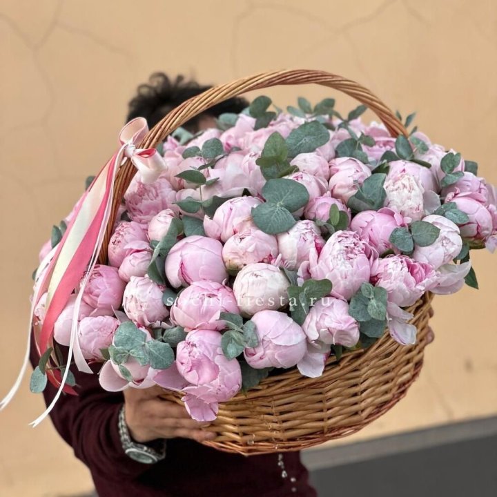 Корзина пионов "75" в Брянске