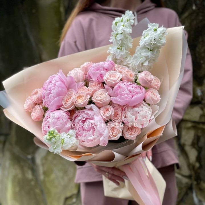 Букет с пионами №1 в Брянске
