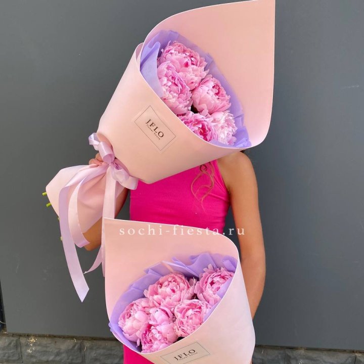 Букет из 5 пионов в Брянске