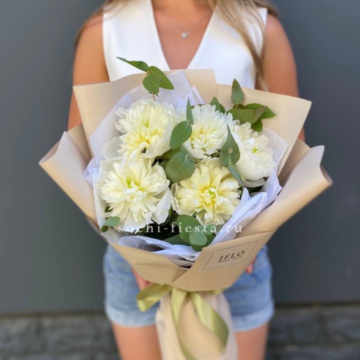  Букет белых пионов в Брянске