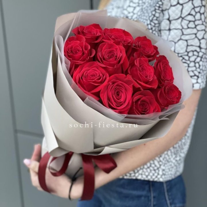 Букет красных роз "Рози" в Брянске