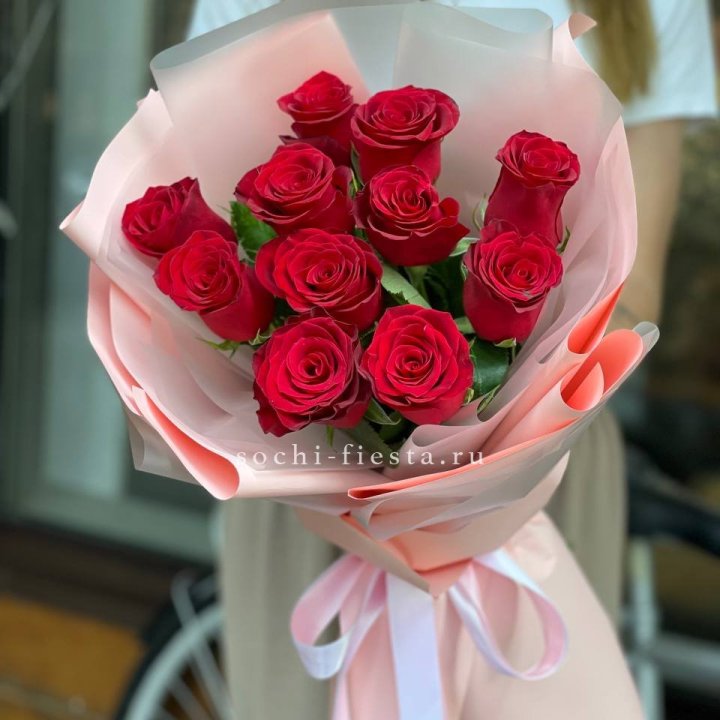 Букет красных роз "Мадам ред" в Брянске