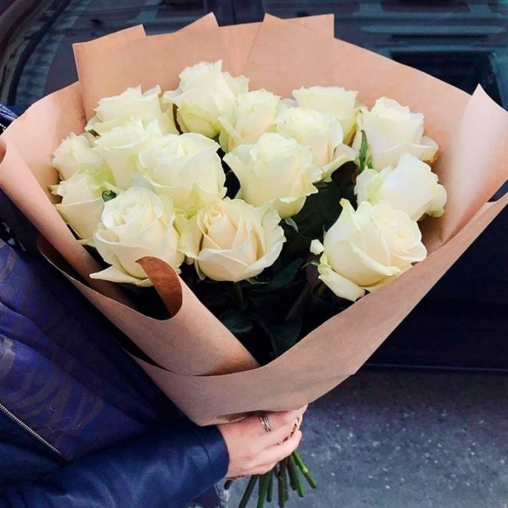 15 белых роз "Крафт" в Брянске