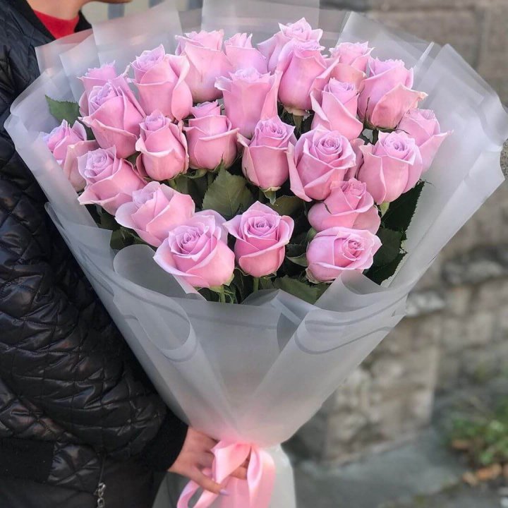 25 высоких розовых роз в Брянске