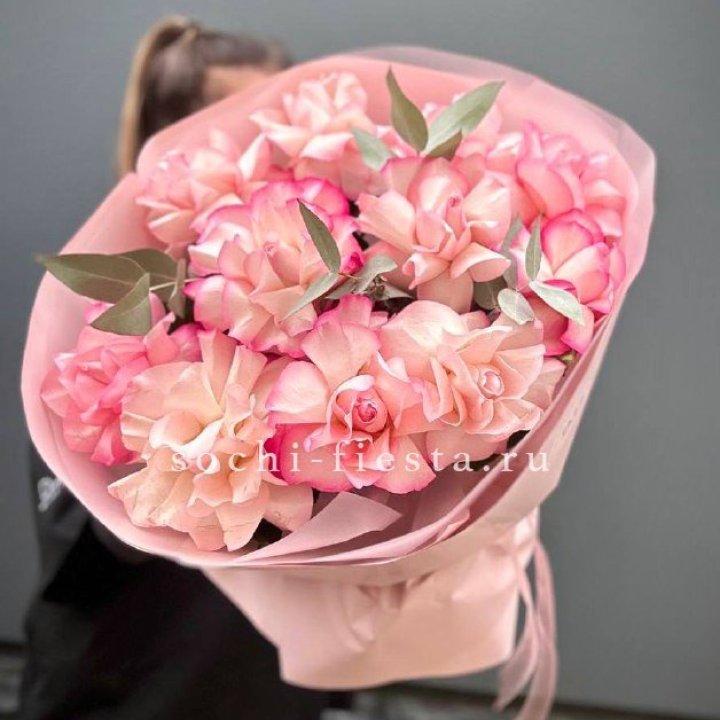 Нежно- розовые французские розы Венди в Брянске