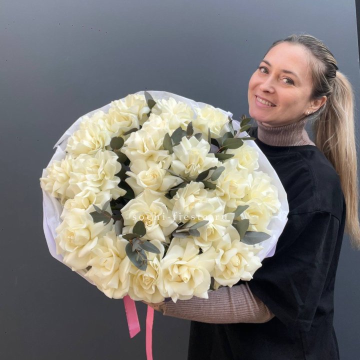 25 Белых французских роз Вайт найс в Брянске