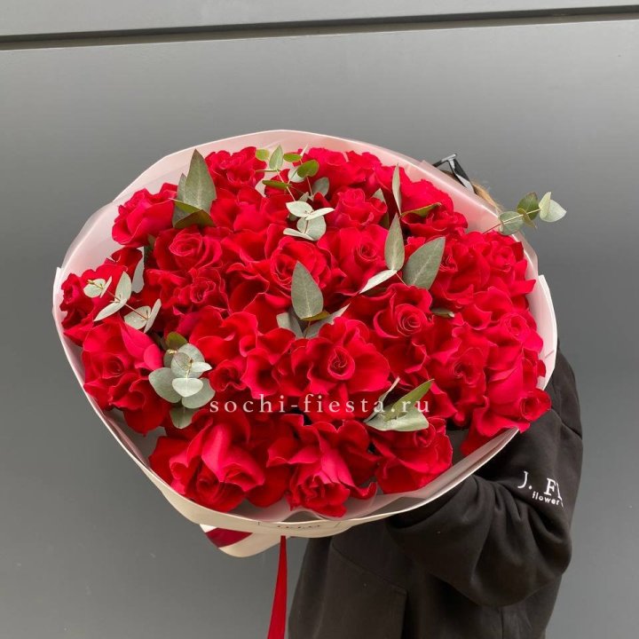 23 Красных французских роз в Брянске