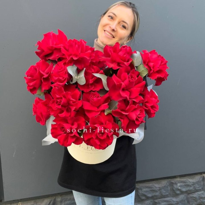 17 Французских роз в боксе в Брянске