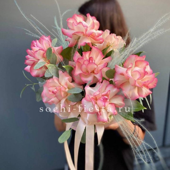 9 Французских роз Джумилия в боксе в Брянске