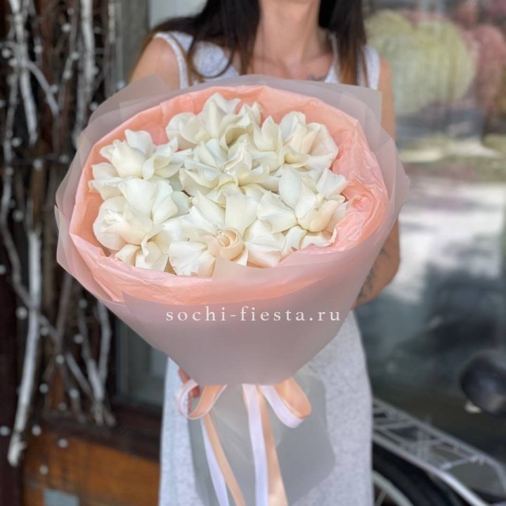 7 Белых французских роз в Брянске