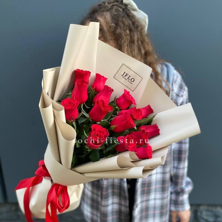 15 красных роз в Брянске