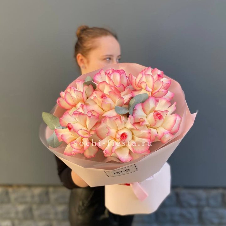 7 французских роз Джумилия в Брянске