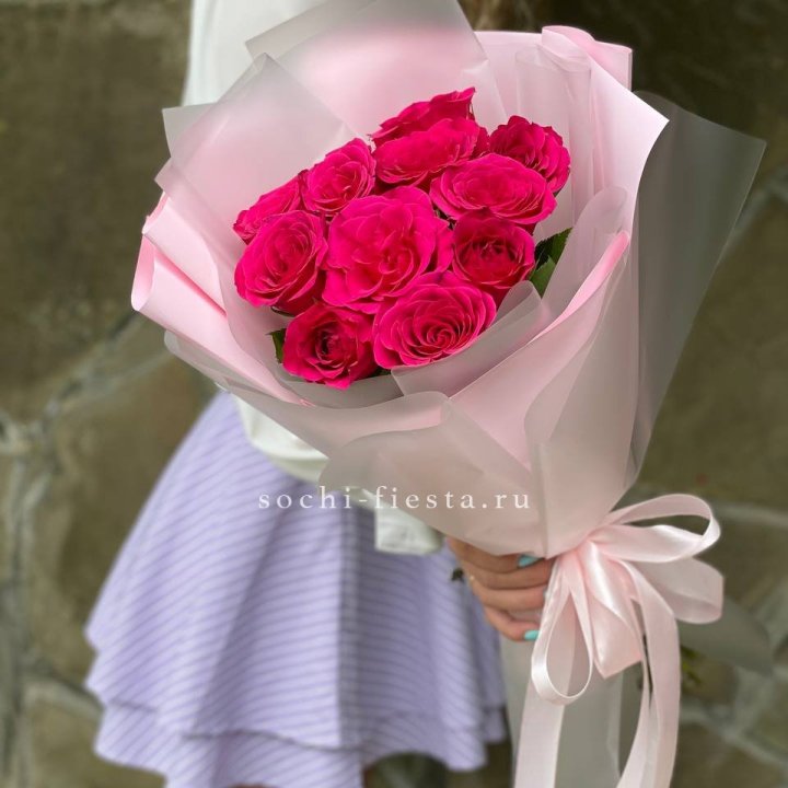 Букет алых роз в Брянске