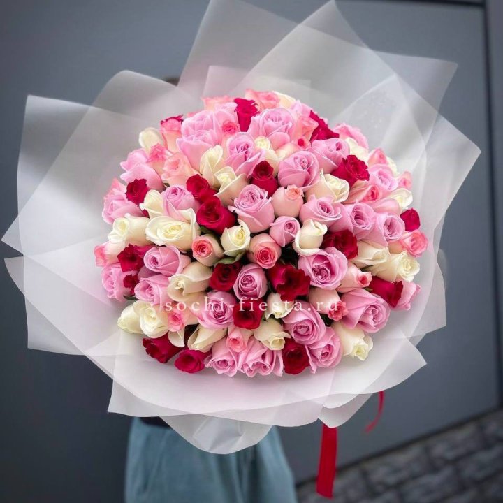 101 разноцветная роза "Карусель" в Брянске