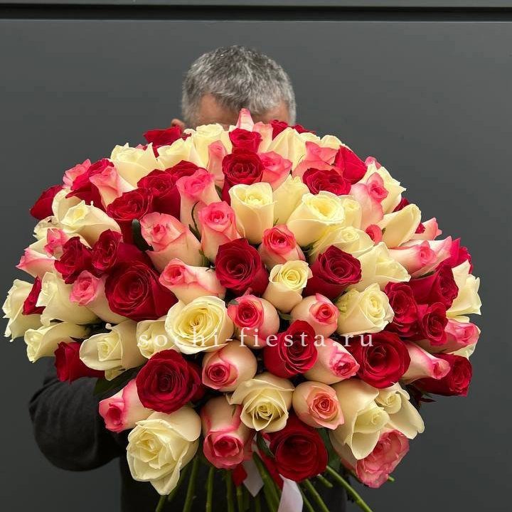101 разноцветная роза "Джули" в Брянске