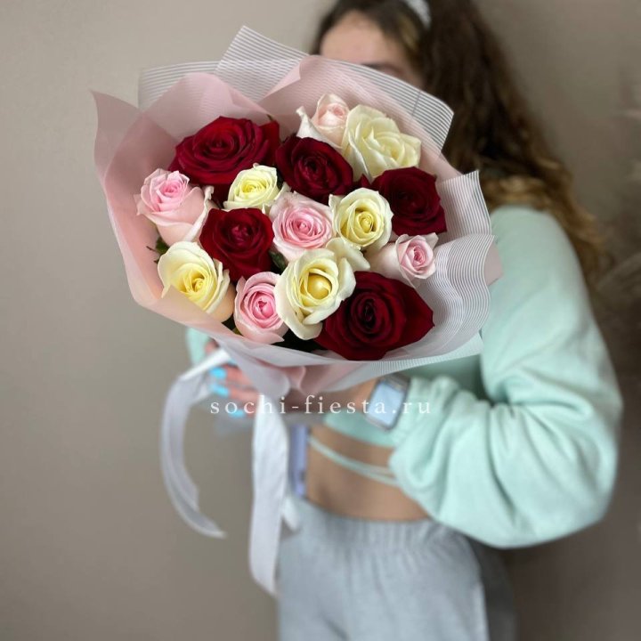 15 роз "Карусель" в Брянске