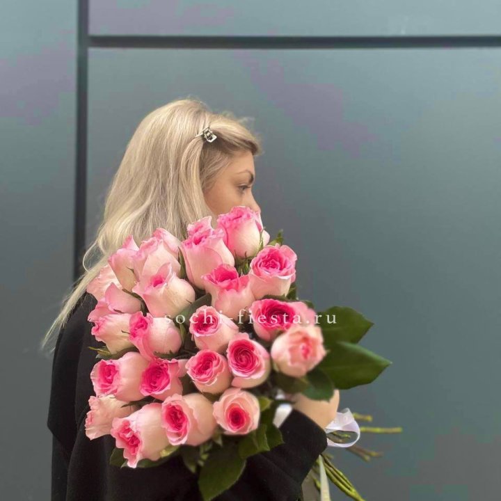  25 розовых роз в Брянске