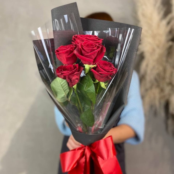 5 роз ред наоми в Брянске