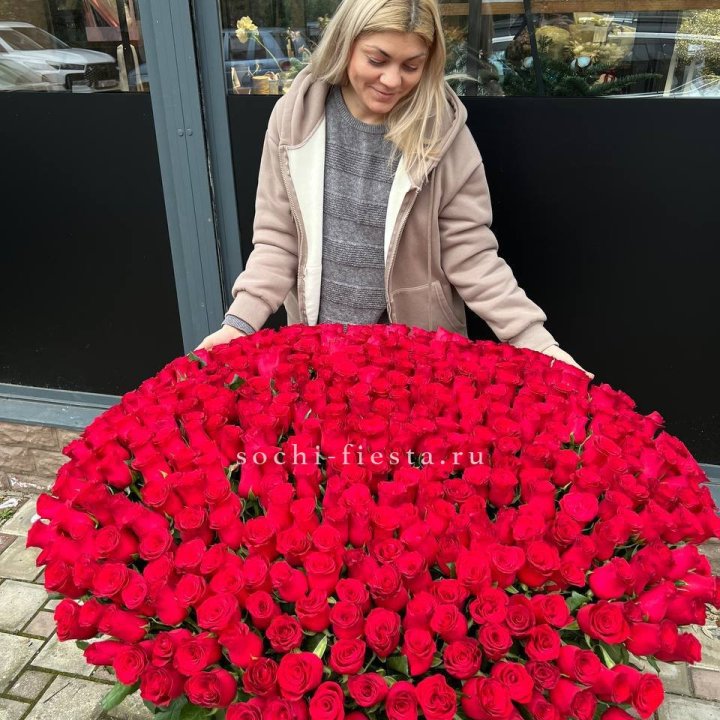 501 красная роза в корзине в Брянске