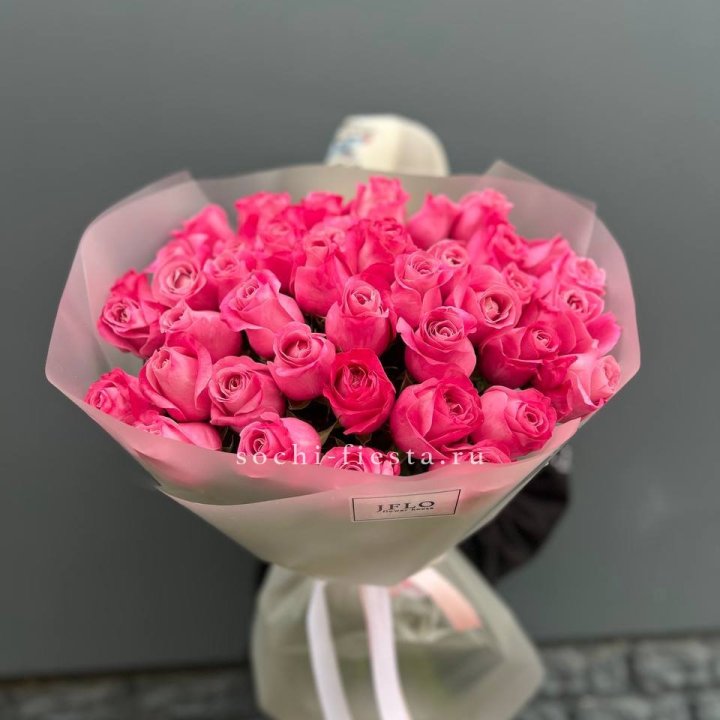 Роза малиновая в Брянске