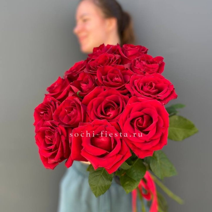 15 красных роз под ленту в Брянске