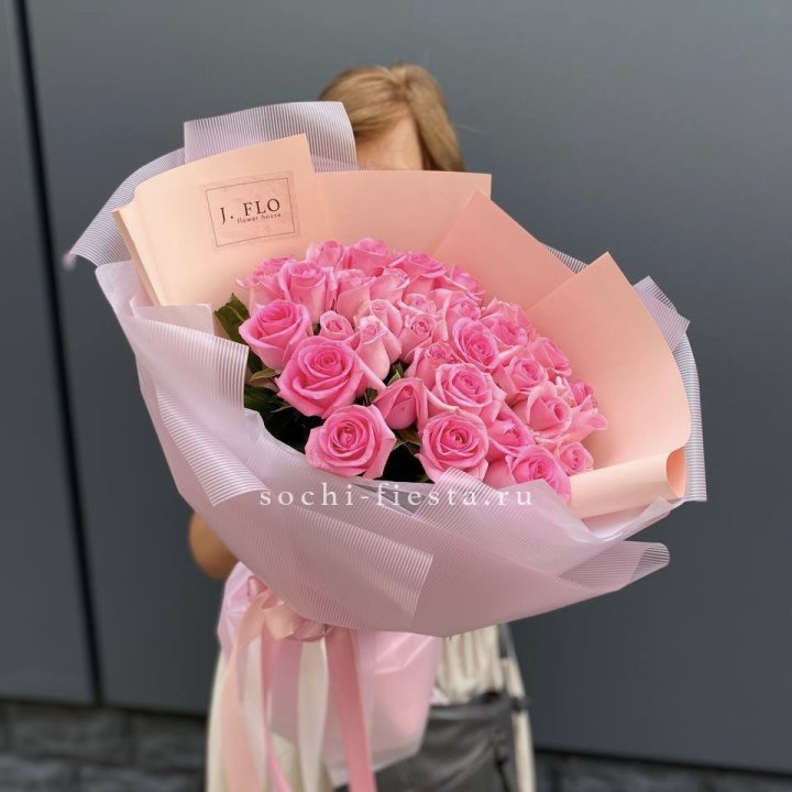 33 Розовые розы в Брянске