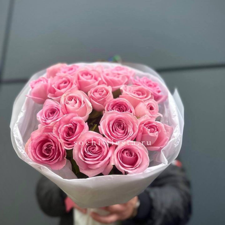 21 Розовая роза в белом в Брянске