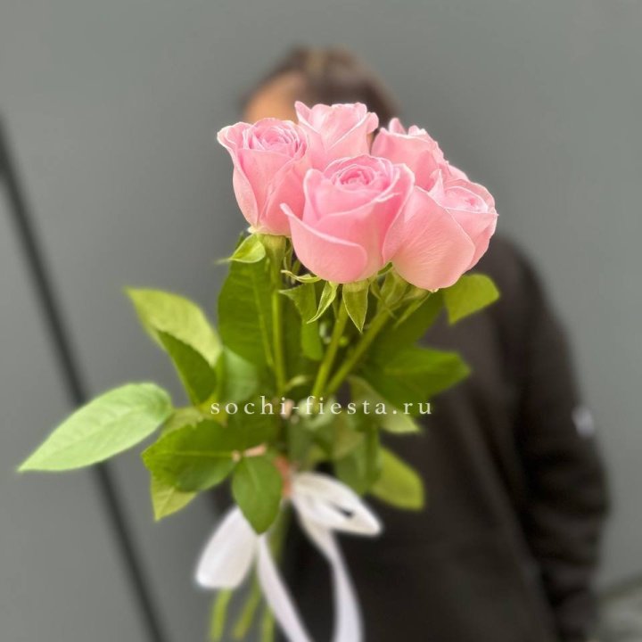 Букет 5 розовых роз  в Брянске