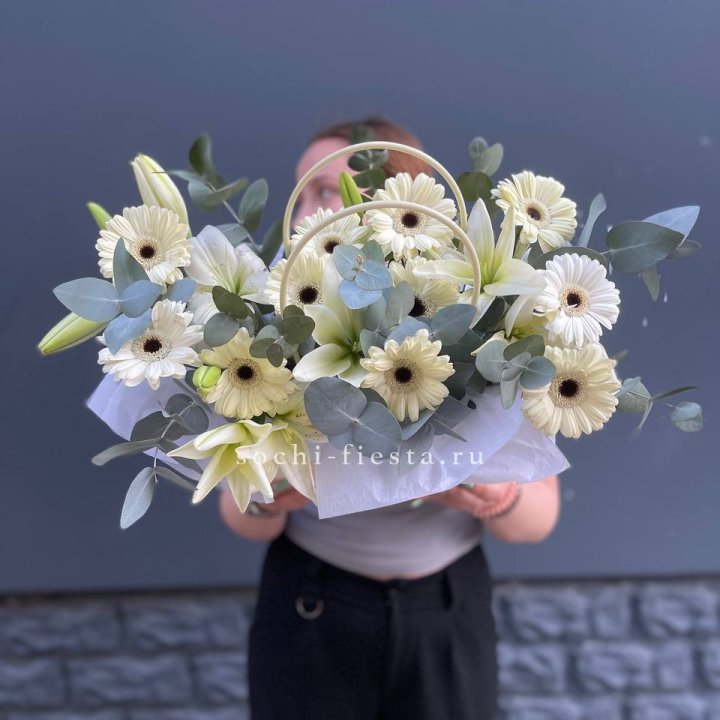 Сумочка лилии и герберы в Брянске