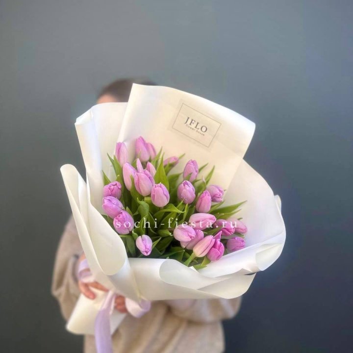 25 сиреневых тюльпанов в Брянске