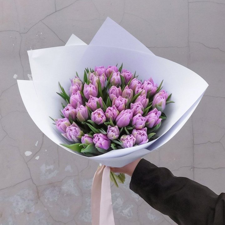 35 сиреневых тюльпанов в Брянске