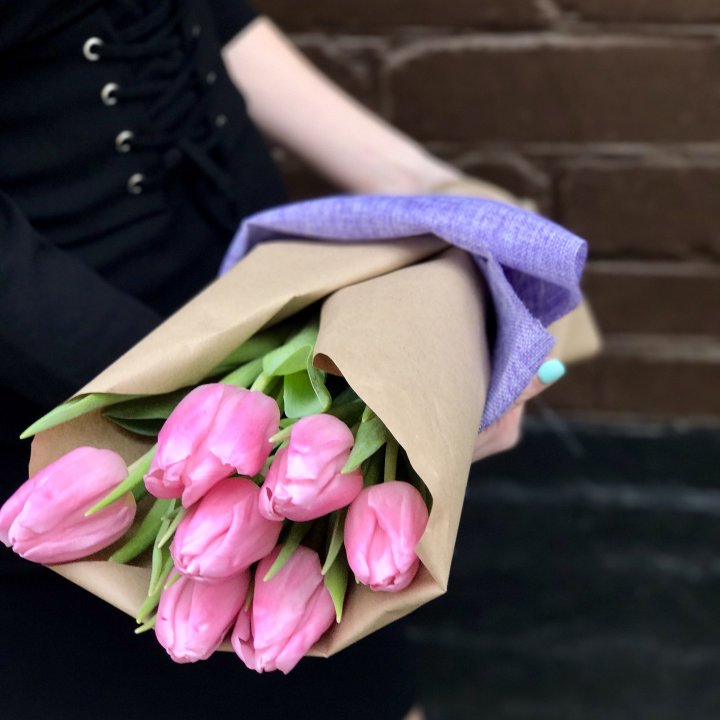 Букет розовых тюльпанов в Брянске