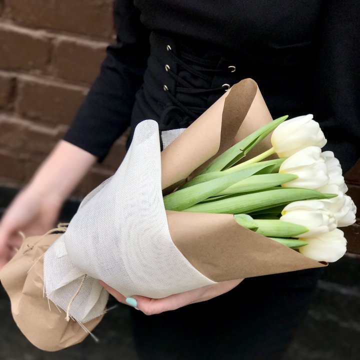 Букет белых тюльпанов в Брянске